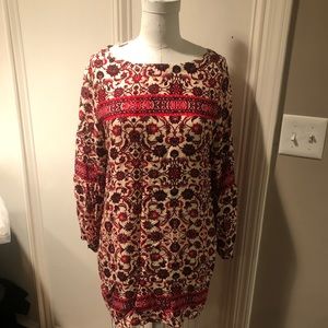 Beautiful easy wear dress with lace up closure